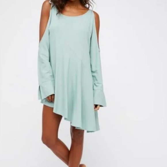 FREE PEOPLE Cold Shoulder Asymmetrical Tunic TOP Size S M Mint Clear Skies NEW - Picture 3 of 10